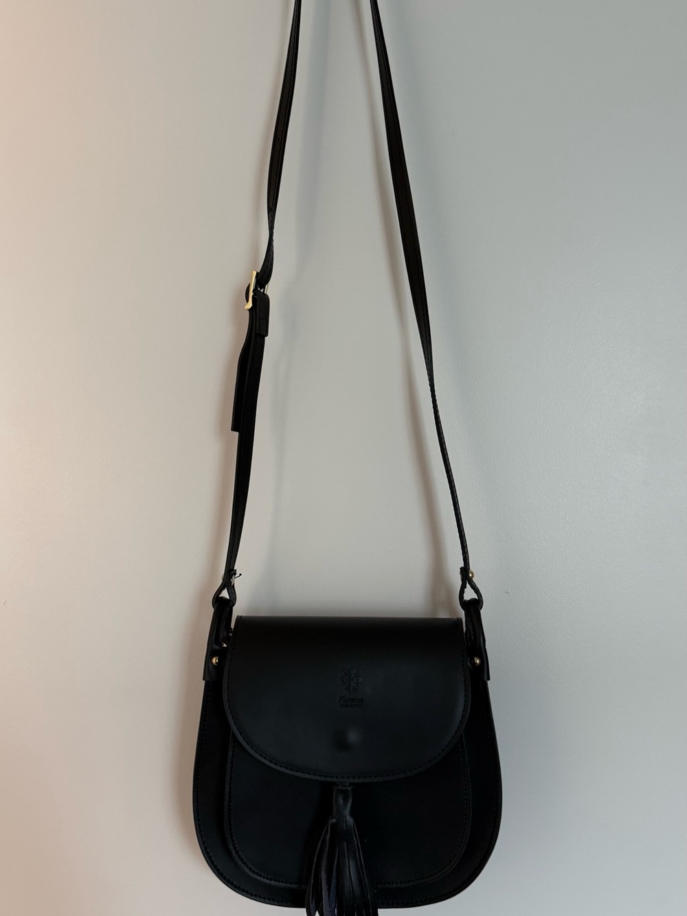 🖤 Classic Black Tassel Leather Crossbody Bag